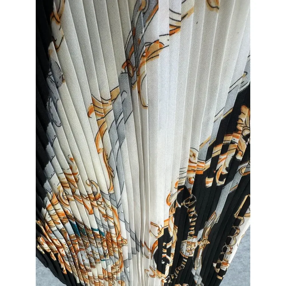 Pleated Square Neck Scarf Baroque Chain Print